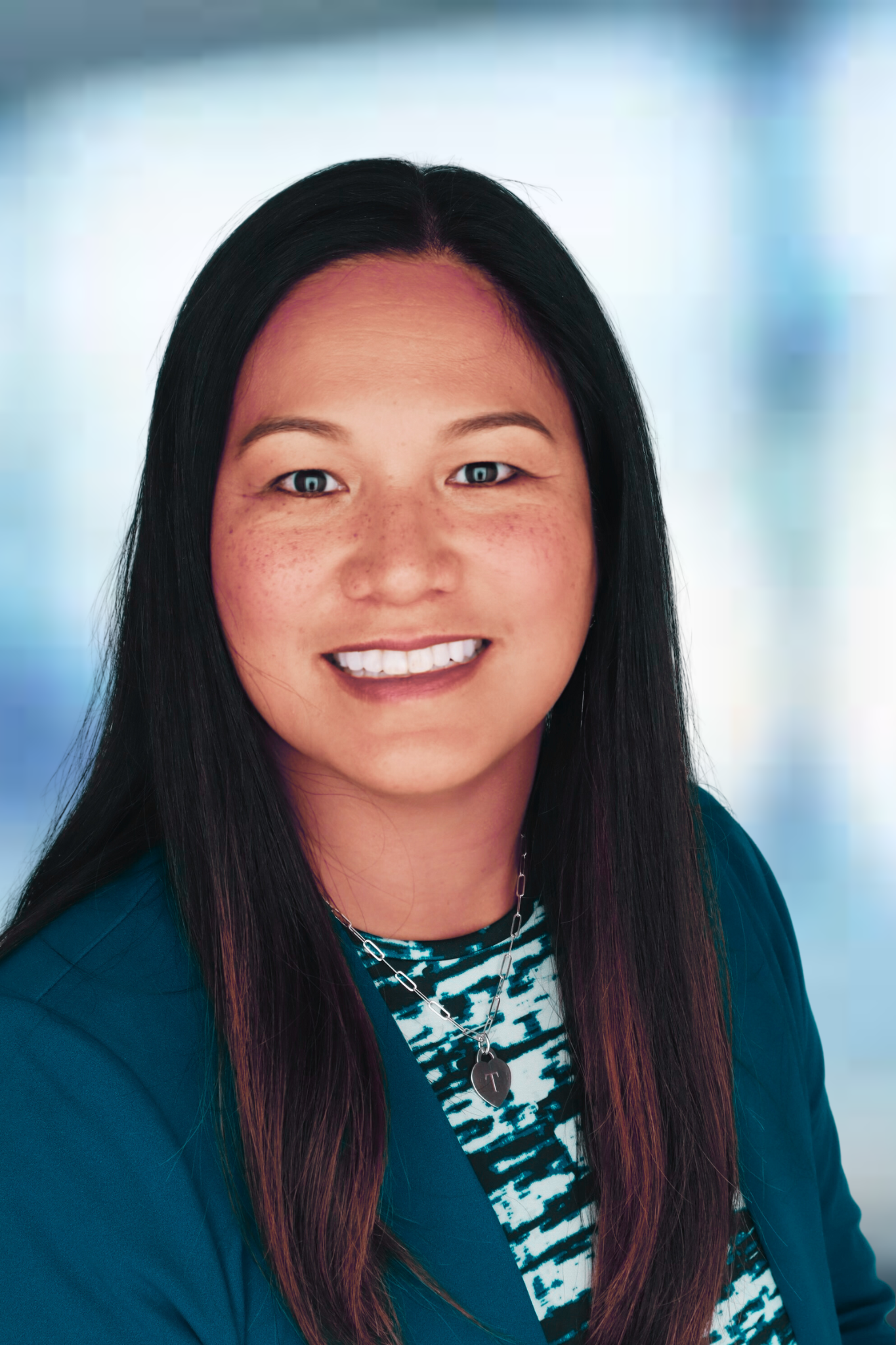 Tracy Pascua Dea headshot